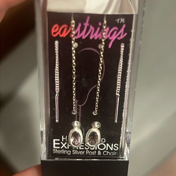 Sterling Silver 925 EarStrings
Threading Earrings with Dangling Amethysts - Picture 4 of 7